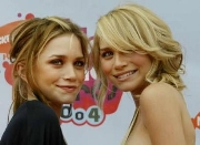 dvzllek Ashley s Mary-Kate Olsen gportalos honlapjn!!!